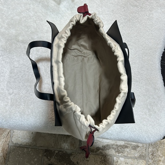 MARNI Gusset Leather Shoulder Bag - Picture 9 of 15